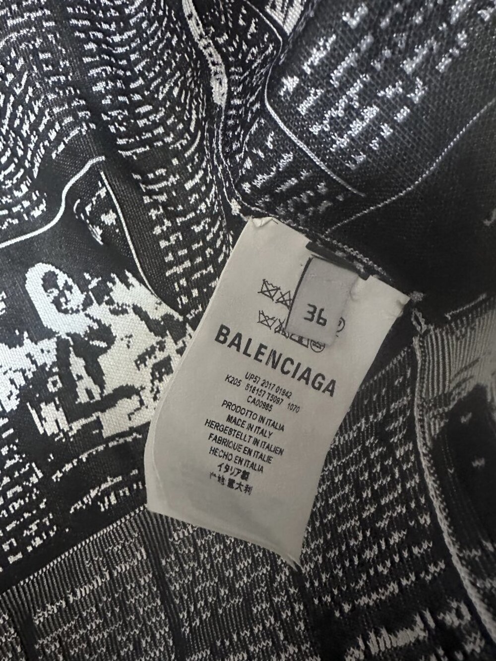 Balenciaga F/W 2017 Newspaper Print Cardigan - VERY RARE, Excellent Condition - Picture 3 of 6